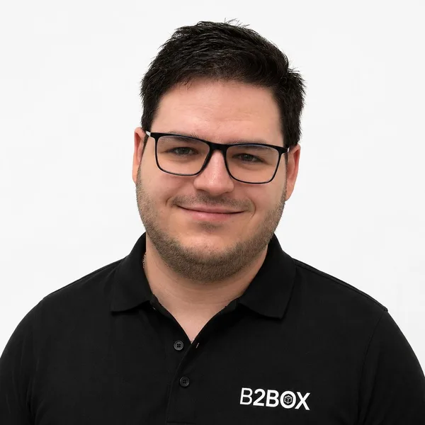 Sergi Gonzales — Senior Developer
